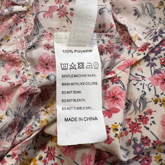 Flutter-Sleeve Garden Floral Dress with Apron Tie-Back - Picture 16 of 16